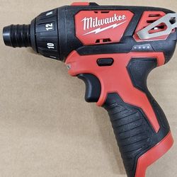 Milwaukee 12V Screwdriver