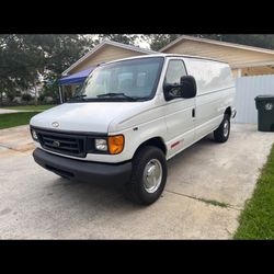 2005 Ford E-350