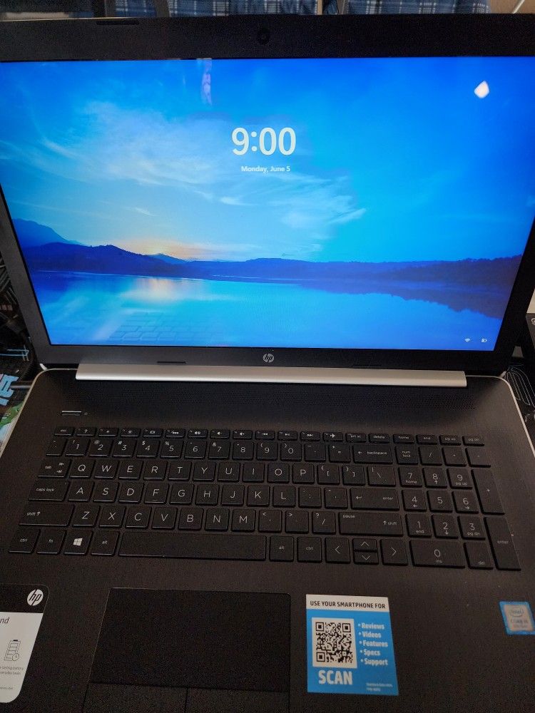 HP Laptop 17-by0062cl