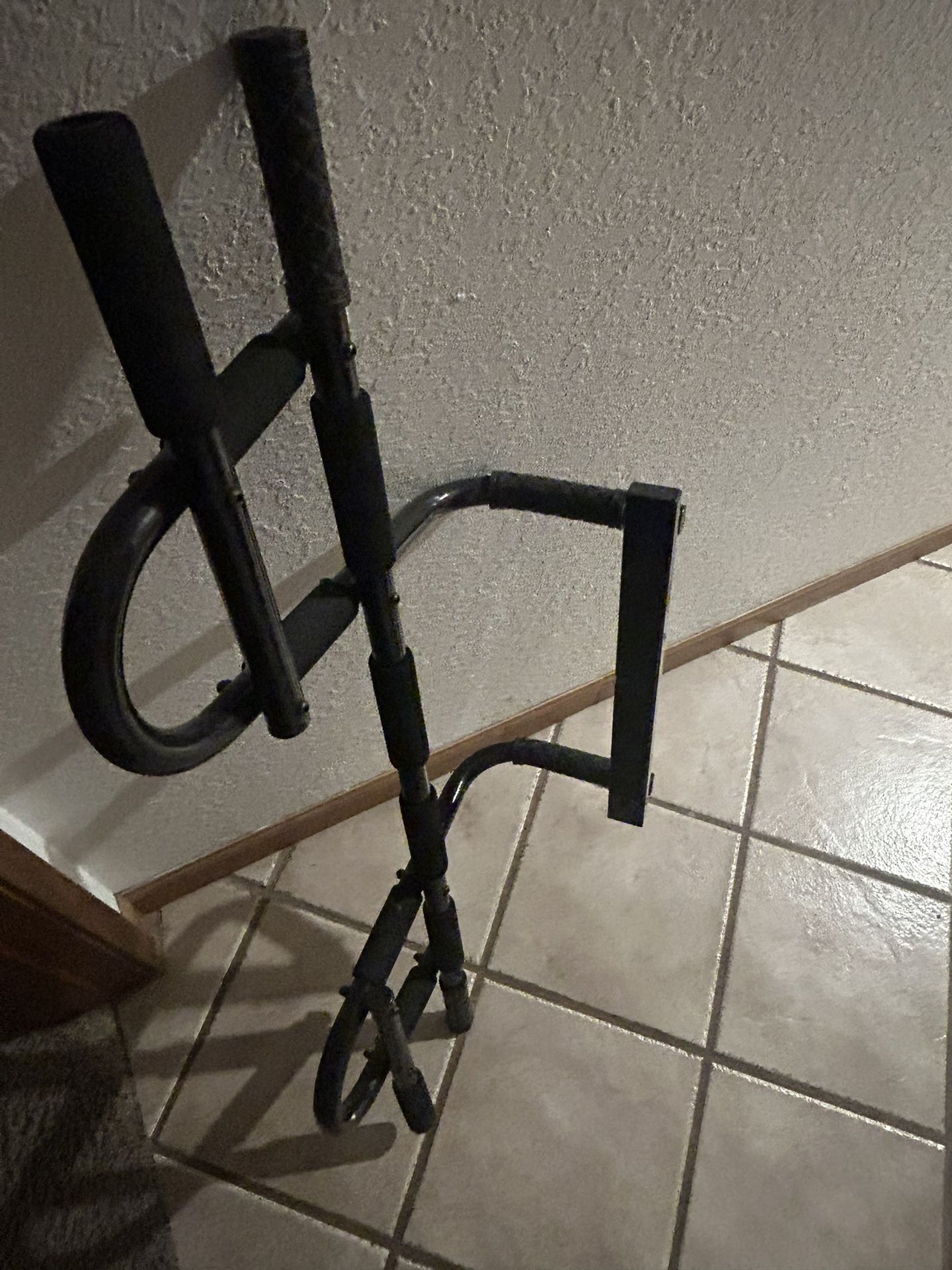 Door pull up bar