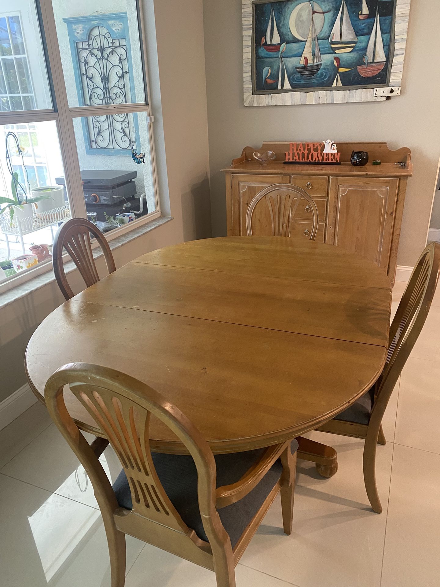 Dining Table And 4 Chairs - Ethan Allen