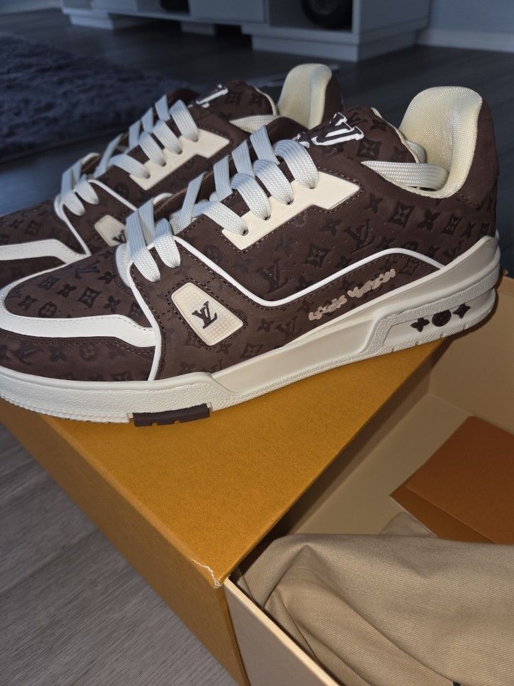 Louis Vuitton trainers - 10.5