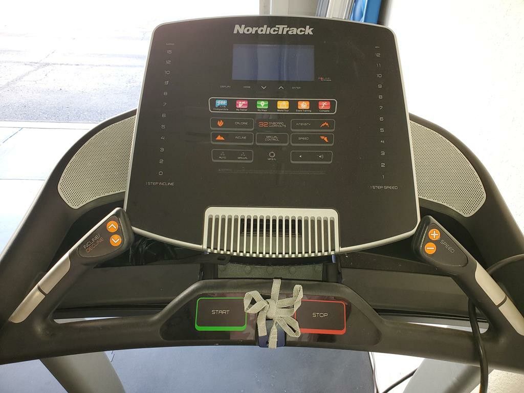 NordicTrack C900 Pro Treadmill for Sale in Phoenix, AZ OfferUp