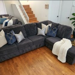 Ashley Furniture Large Charcoal Sectional – Excellent Condition!