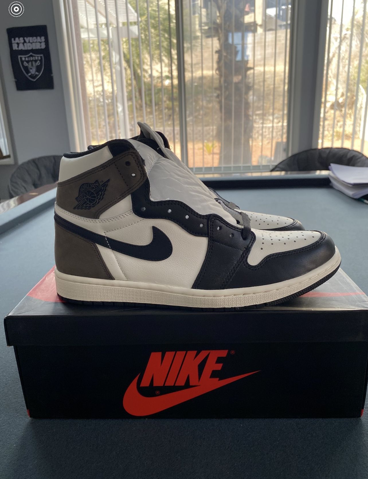 Jordan 1 Retro Mocha Size 10.5 $350