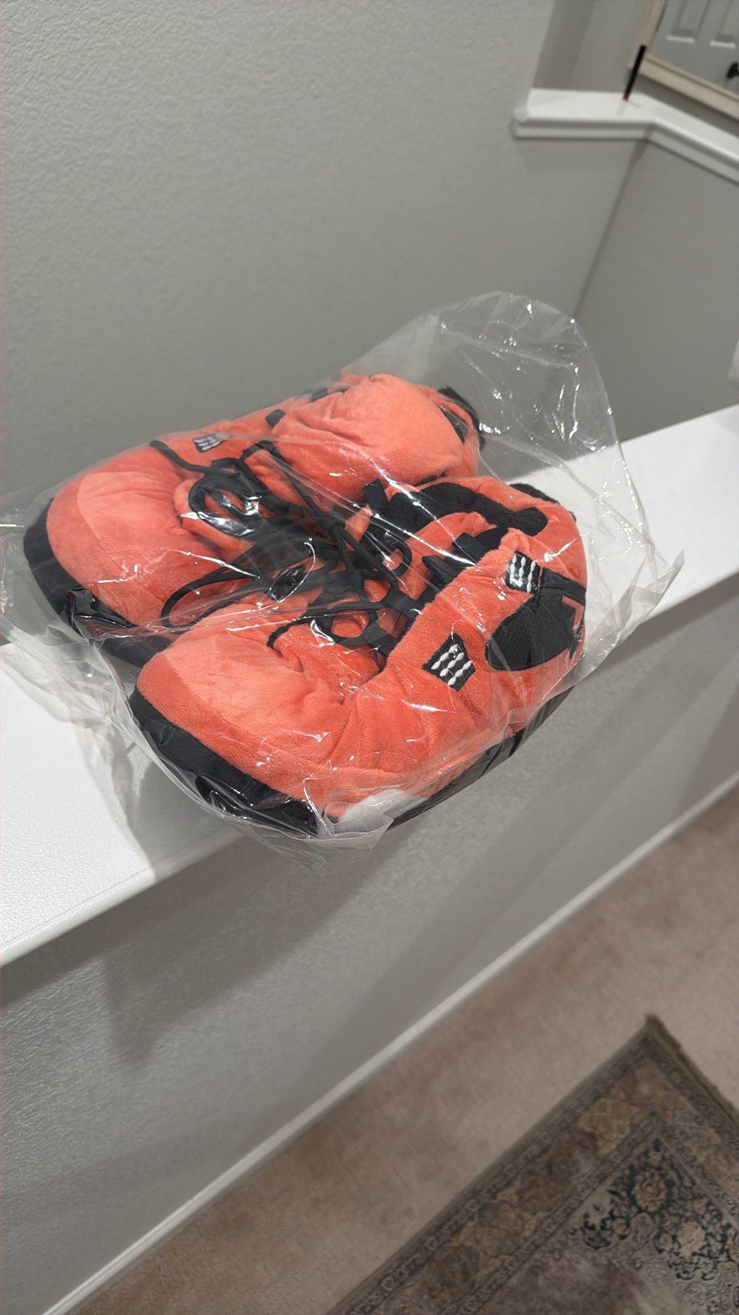 Jordan Retro 4 Design Slippers Brand New Warm And Comfy