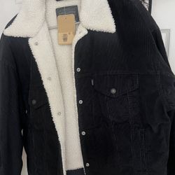 New Women’s Levi’s 90’s Trucker Jacket 
