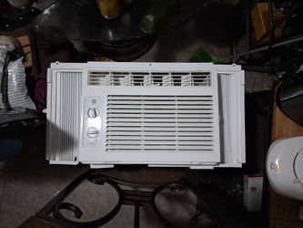 GE Window Air Conditioner Unit