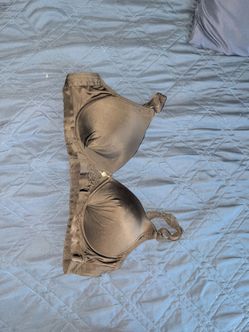 Black Padded Bra Size 38C / Sostén negro talla 38C