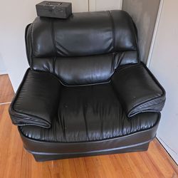 Beautiful nice none defective leather Chair