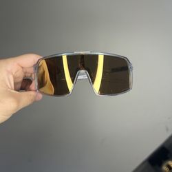 CLEAR & GOLD OAKLEYS