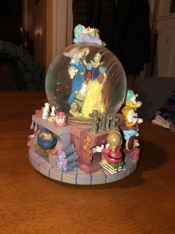 Disney’s Snow White and the 7 Seven Dwarfs Musical Snow Globe