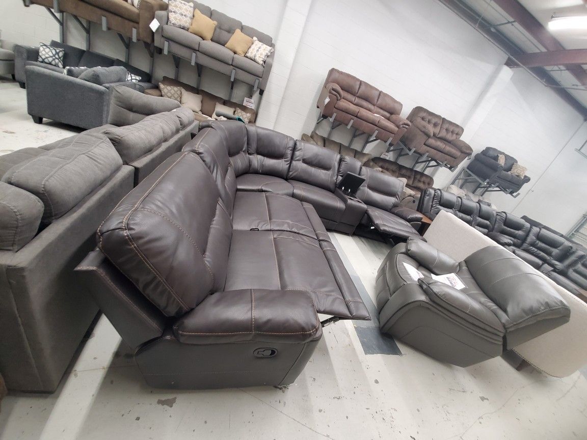 Large oversized reclining sectional NEW