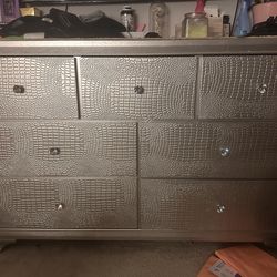 ✨ Glam 6-Drawer Dresser w/ Crystal Knobs – Stylish Statement Piece ✨