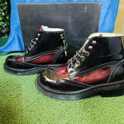 Brand NEW: Lacquered ankle Boots (women’s 7.5)