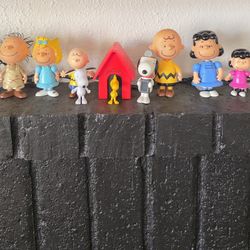 Peanuts Character Action Figurines Set Snoopy Toys