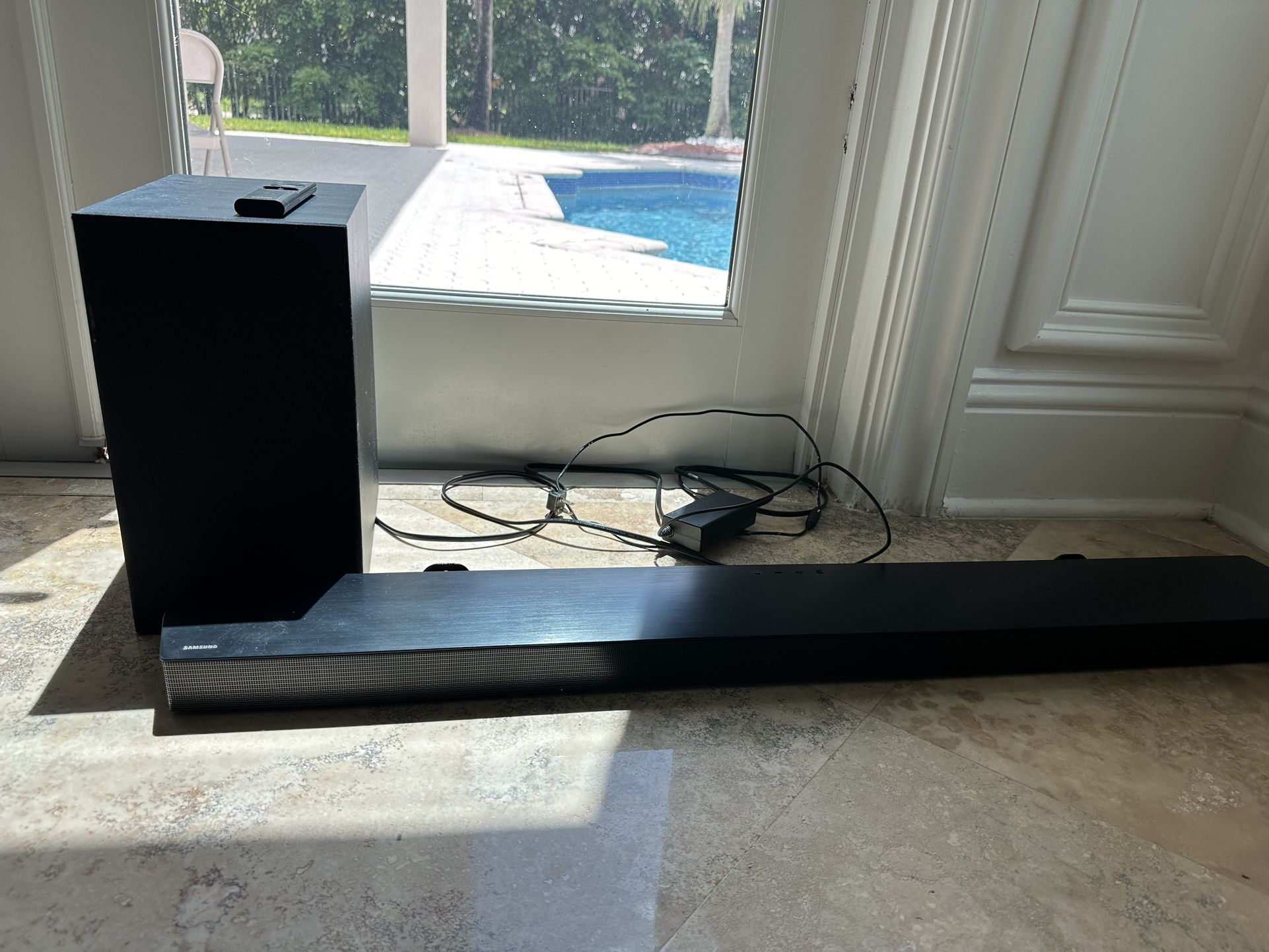 Samsung Sound bar With Sub Woofer excellent Condition 