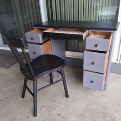 Desk With Chair 