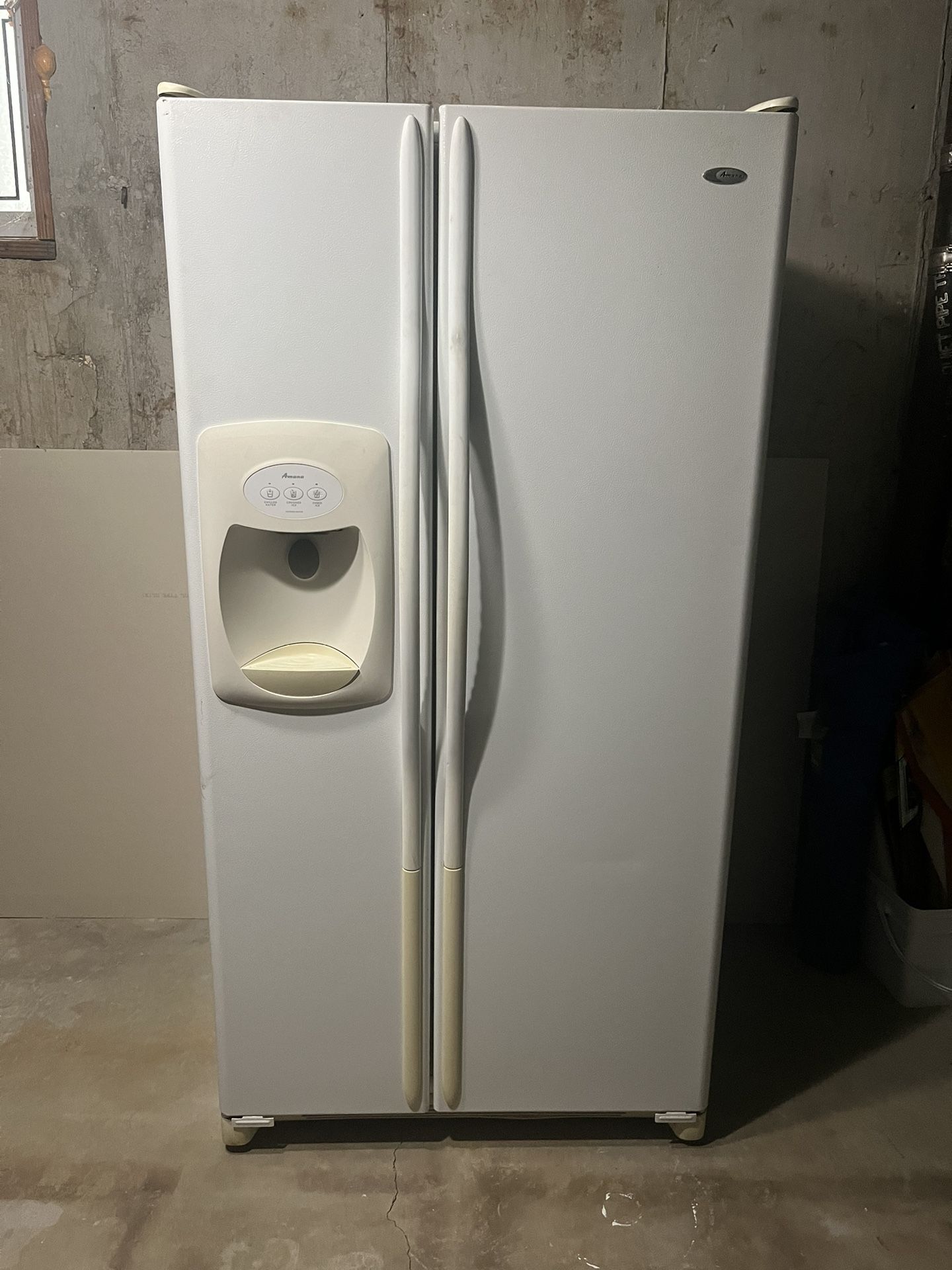 Amana Side-by-Side Refrigerator (Needs minor repair, pick up only, cash only)