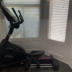Sole E25 Elliptical With Speaker And Fan 