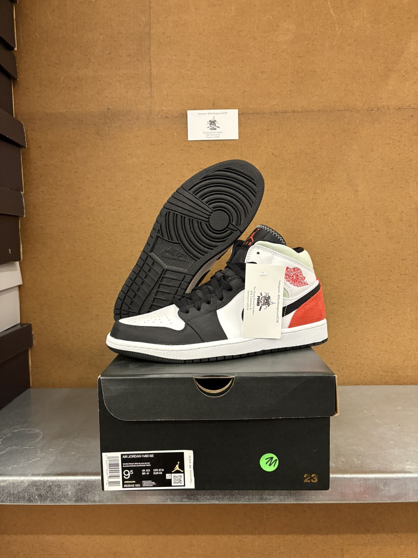 9.5 - Air Jordan 1 Mid SE Red Union