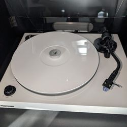 Fluance RT85 Turntable 
