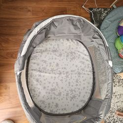 Floor Bassinet. 