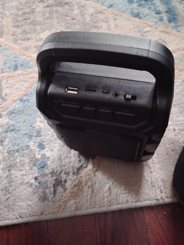 Bluetooth Speaker For 30 Bucks Each