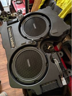 Horman/Kardon dodge challenger subwoofer