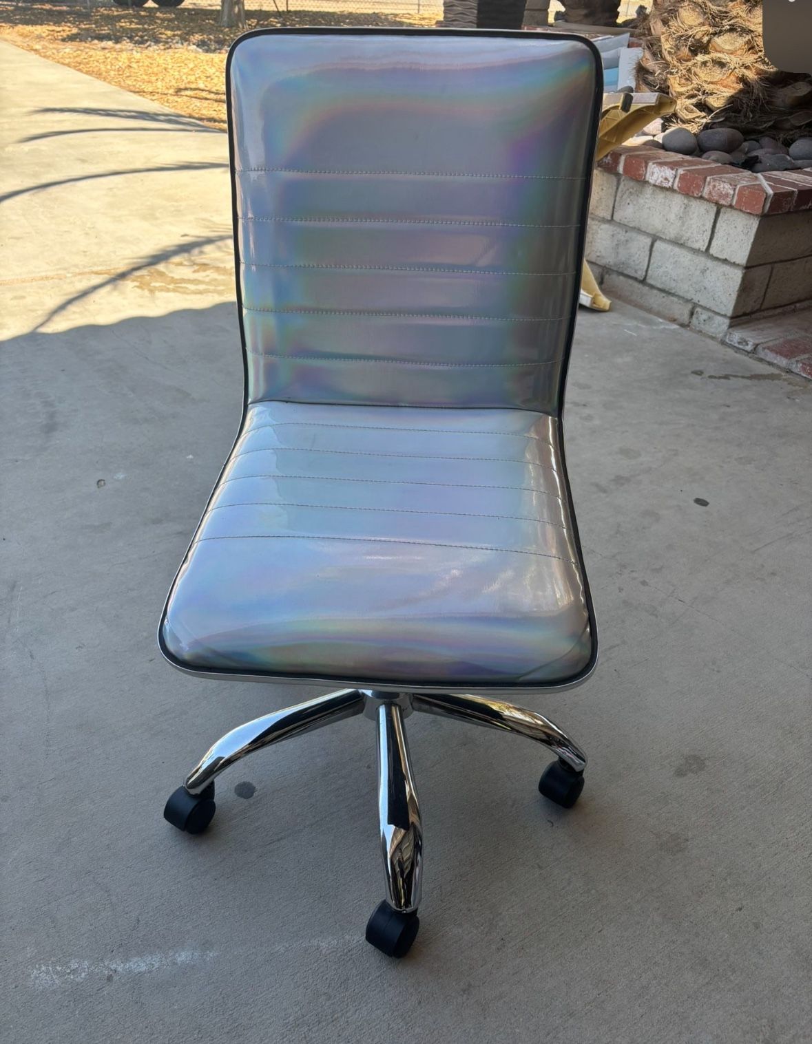 Desk/ Beauty Chair 