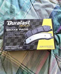 Duralast Gold Ceramic brake pads DG1852. BRAND NEW
