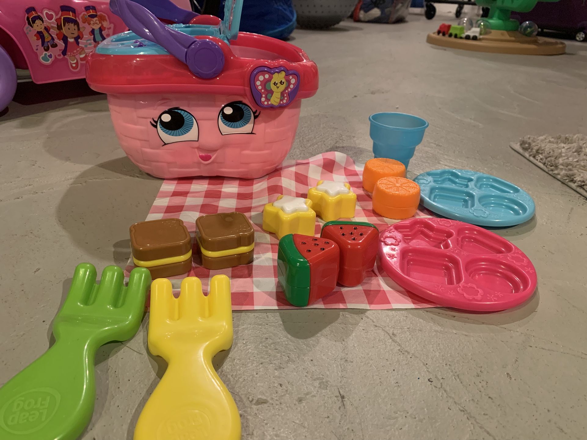 Leap Frog picnic Basket