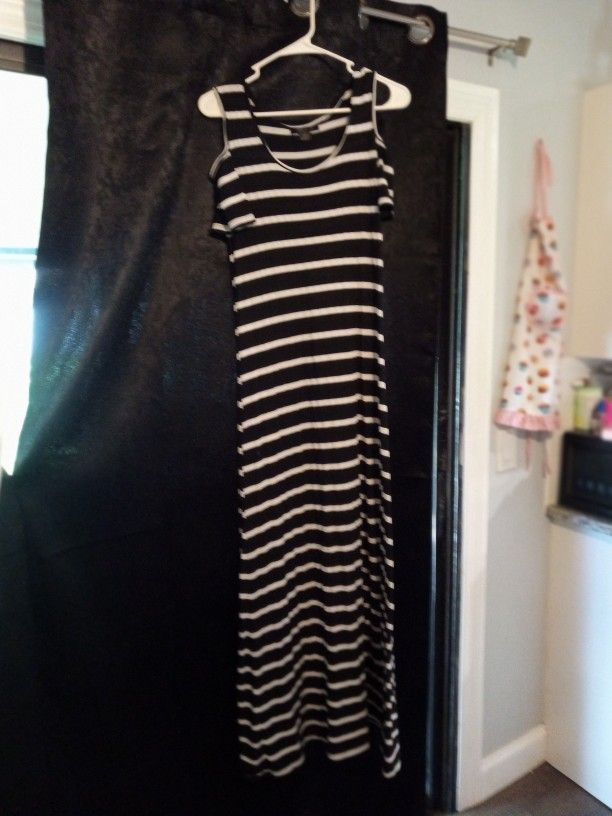 Women's Striped Black And White Maxi Dress 