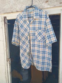 A Nice Men's Plaid Blue & Gold Short Sleeve Button Down Top