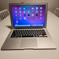 MacBook air 13-inch early 2014 Intel Core i5 1.4 GHz 8GB RAM  121GB flash storage  macOS Monterrey  version 12.7. Nothing wrong ** no trades **