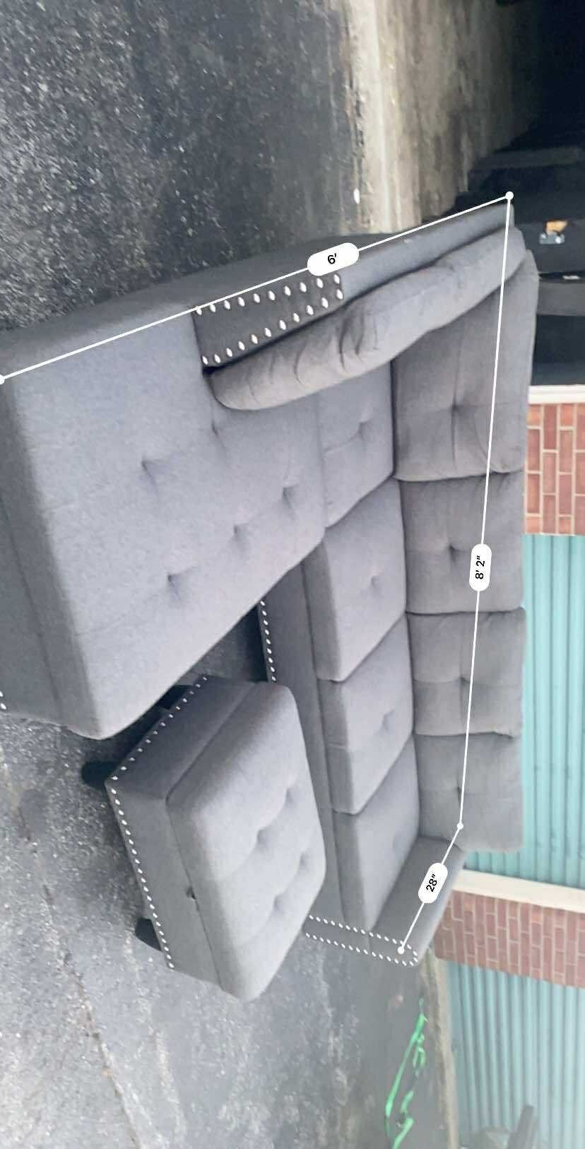 Sectional/DELIVERY AVAIL