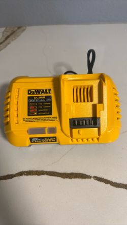 DEWALT DCB118 20V 8-Amp Fast Charger