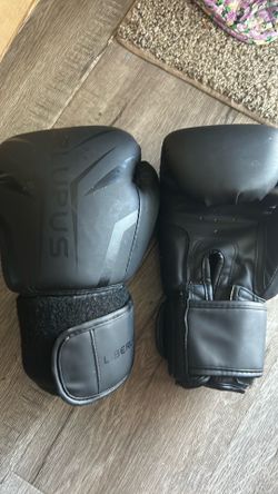 Boxing gloves