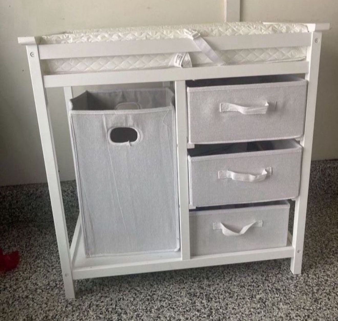 Diaper Changing And Table (new Diaper)
