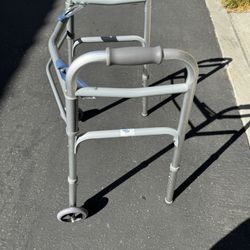 WALKER UP TO 300 LB DUAL RELEASE BLUE TAB LIKE NEW