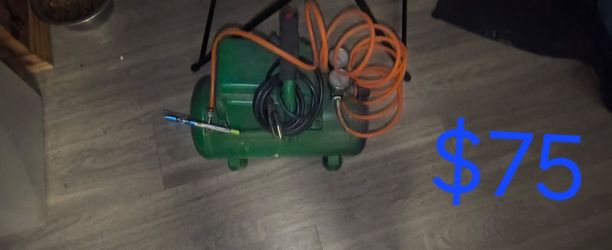 Green Portable Air Compressor with Hose