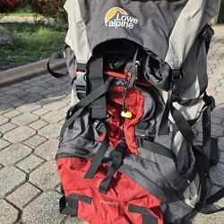 Lowe Alpine Contour III Internal Frame Outdoor Hiking/Camping Backpack