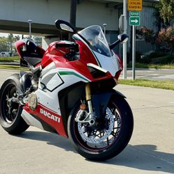 2019 Ducati Panigale V4 Speciale