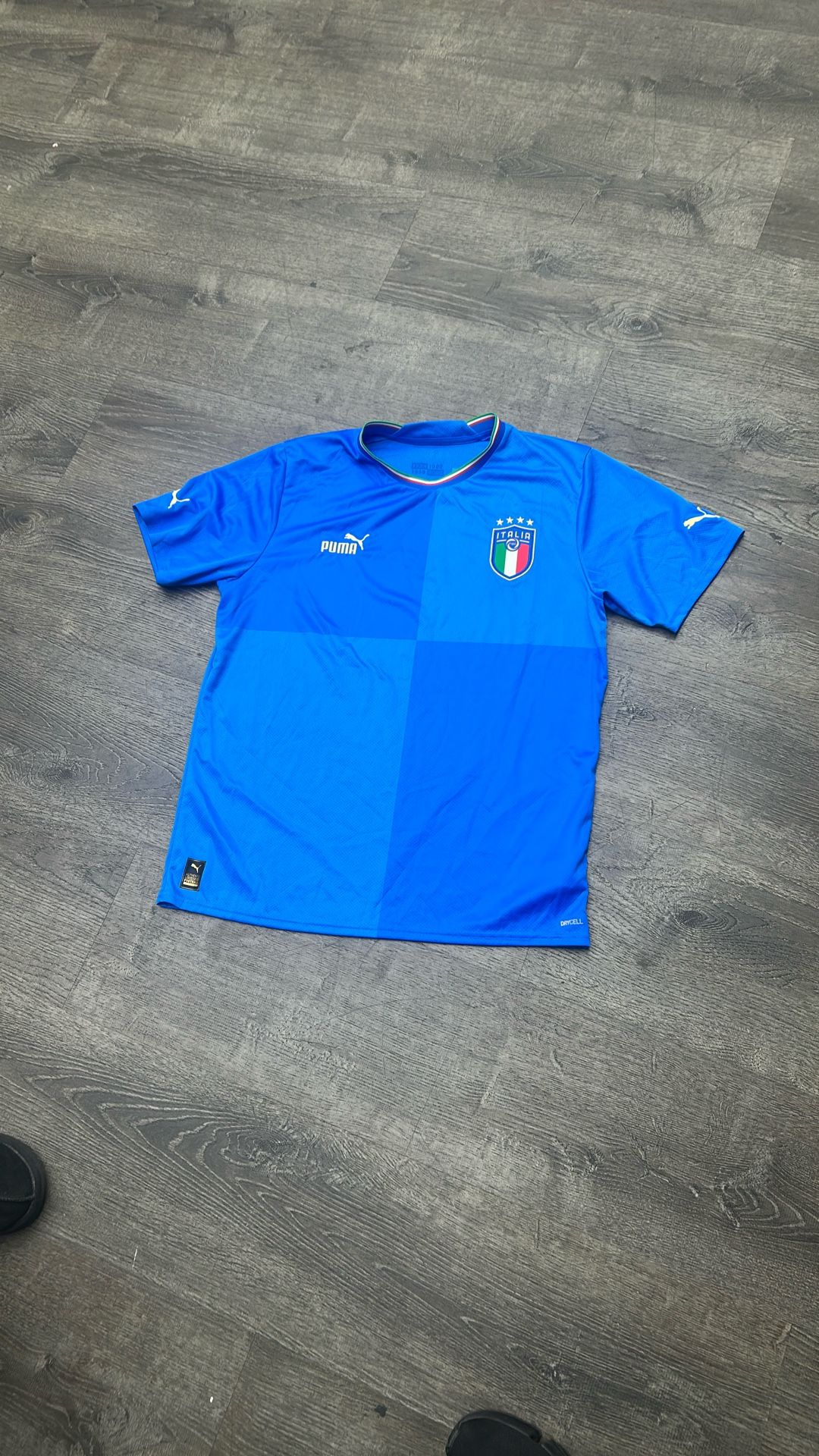 Puma Men ITALY 2022 Home Replica Jersey Size Large (OG Retail $90)