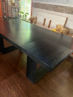 Dining table/mesa de comedor