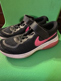 Girls Nike Velcro Size 2