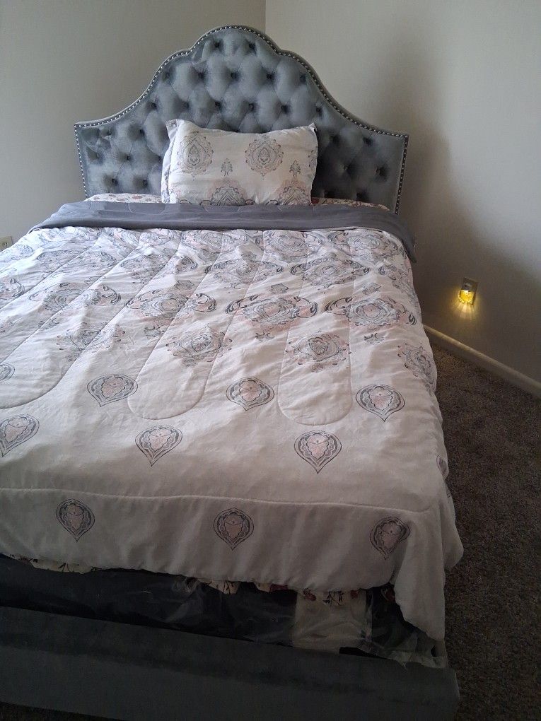 Platform Bed