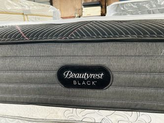 King Beautyrest Black Mattress And Boxspring 