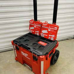 Milwaukee packout Rolling box And Milwaukee Metric And Sae 1/4” Tool Set