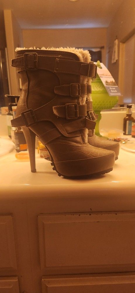 Adorable Fur- Lined Ankle Boots Ladies Women's Size 7